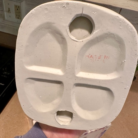 VINTAGE,CERAMIC TEACHER FIGURINE WITH KIDS AT CHALKBOARD. IN VERY GOOD CONDITION - Picture 6 of 7